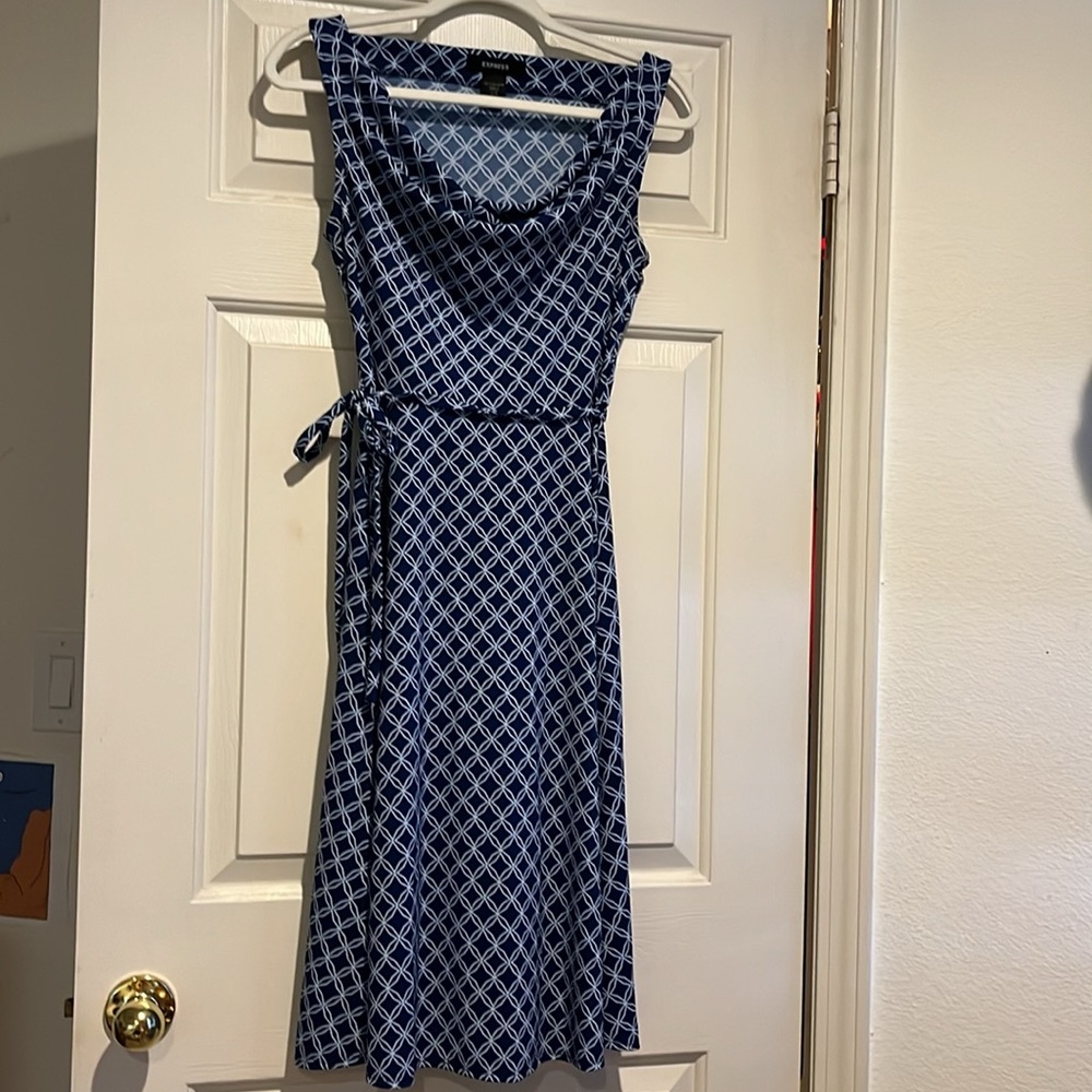 Express size 8 Diamond Star Jersey Dress with Draped Neckline & Tie Waist